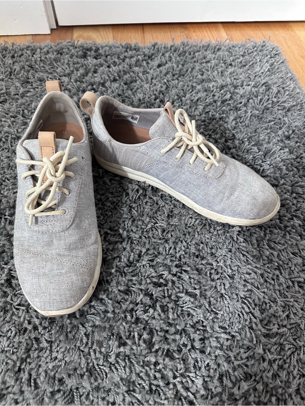 Toms Women's Light Gray Canvas Sneakers with Cream Laces